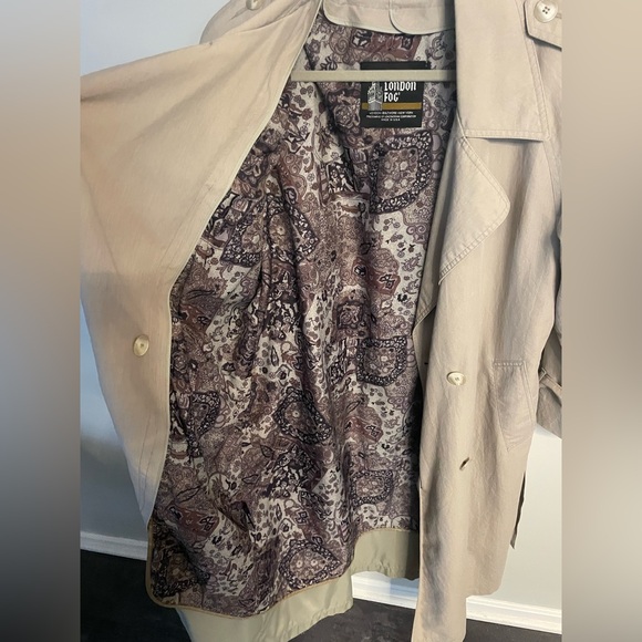 Vintage London Fog Double Breasted Trench Coat with Removable Lining Petite 10 - Picture 9 of 14